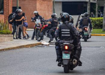Hay 13 trabajadores de prensa detenidos tras el proceso electoral