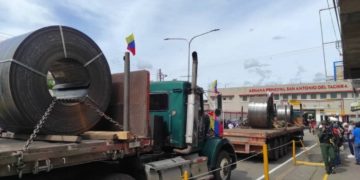 Descienden las ventas y el paso de transporte de carga en frontera con Colombia tras las elecciones