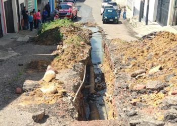 Táchira | Por trabajos inconclusos en Táriba vecinos viven entre zancudos, enfermedades y malos olores 