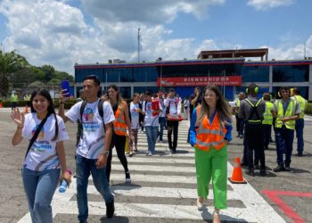Bachilleres merideños de alto promedio iniciaron Intercambio en  La Guaira