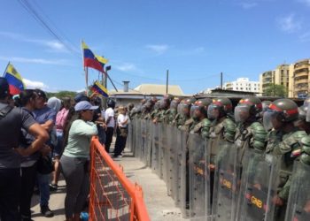 Denuncian que hay 90 adolescentes entre los 939 detenidos por protestas
