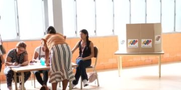 La Segunda Consulta Popular Nacional avanza con éxito en Las Lomas, a pesar de la lluvia