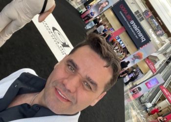 Efrain Artigas un estilista siempre a la vanguardia