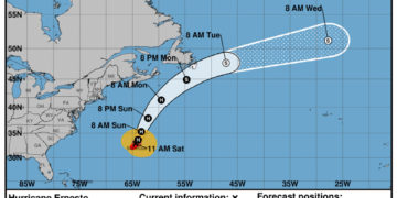 El huracán Ernesto azota a Bermudas, dejando al 75 % del territorio sin electricidad