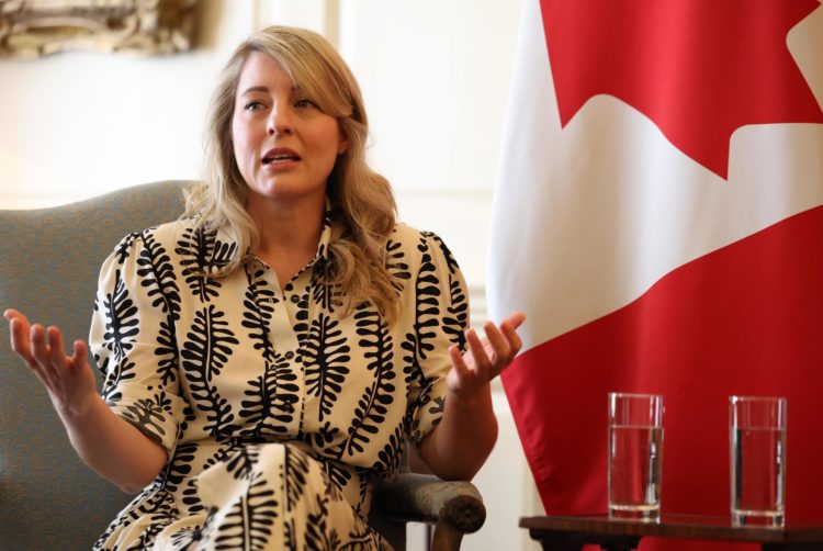 Fotografía de archivo de la ministra de Asuntos Exteriores de Canadá, Melanie Joly, durante una reunión bilateral en Carlton House Terrace en Londres, Reino Unido, el 8 de julio de 2024. EFE/EPA/Neil Hall / POOL