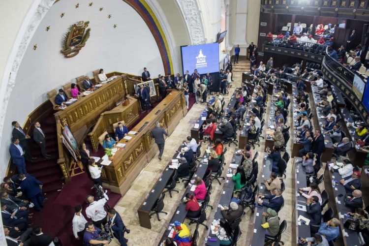 Fotografía de archivo de una sesión de la Asamblea Nacional (AN, Parlamento) en Caracas (Venezuela). EFE/ Miguel Gutiérrez