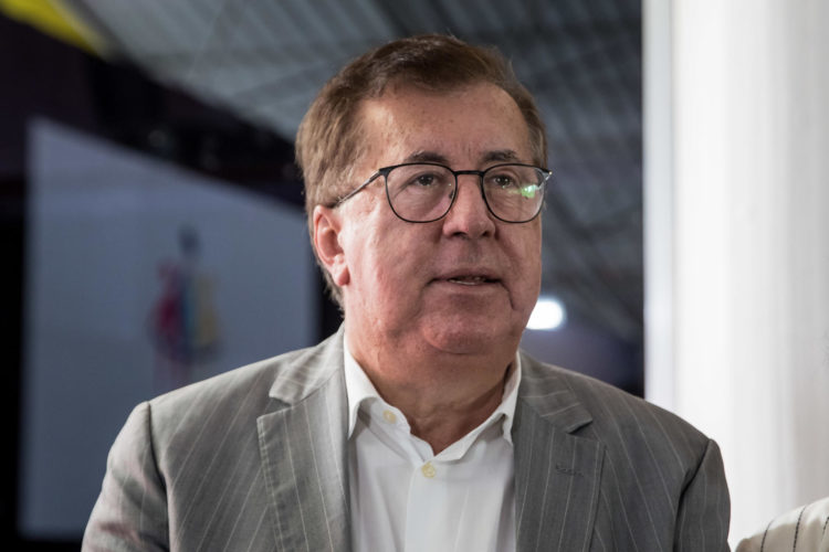 Fotografía de archivo del 21 de agosto de 2023 del opositor Cesar Pérez Vivas durante un acto de la Comisión Nacional de Primarias, en Caracas (Venezuela). EFE/ Miguel Gutiérrez