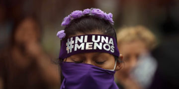La tolerancia a la violencia contra las mujeres en Perú salta a la cancha de fútbol