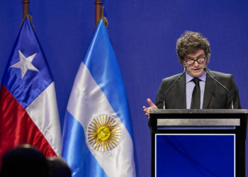 Milei promete que Argentina mantendrá el déficit cero y dejará de tomar nueva deuda