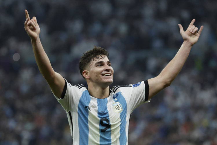 Julián Álvarez celebra un gol con la selección argentina. EFE/ Juanjo Martín