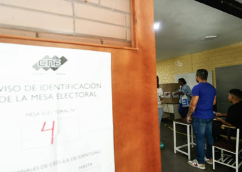 Rector Juan Carlos Del Pino: irregularidades en comicios afectan a veracidad del resultado