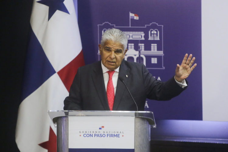 El presidente de Panamá, José Raúl Mulino, habla en una conferencia de prensa este 8 de agosto de 2024, en la Ciudad de Panamá (Panamá). EFE/ Carlos Lemos