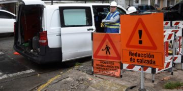 Argentina prepara cortes «voluntarios» de energía para empresas durante el verano