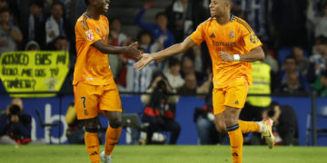 0-2. Vinicius y Mbappé, de penalti, sacan de un apuro al Real Madrid