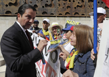 Congresistas colombianos y antichavismo entregan carta a la ONU por los DD.HH en Venezuela