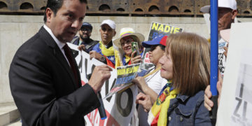 Congresistas colombianos y antichavismo entregan carta a la ONU por los DD.HH en Venezuela