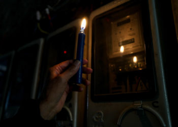 Ecuador tendrá apagones nocturnos en todo el país por crisis energética causada por sequía