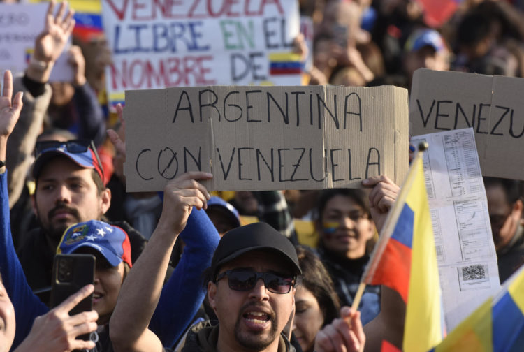 Fotografía de archivo de ciudadanos venezolanos en Buenos Aires (Argentina). EFE/ Matias Martin Campaya