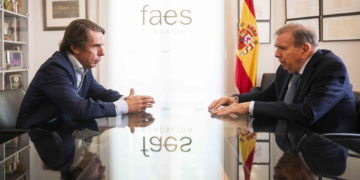 Edmundo González se reúne con Aznar y mantendrá un encuentro en el Congreso con Feijóo