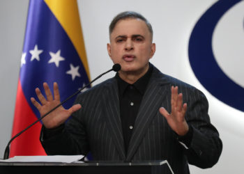 Tarek William Saab asegura que se mantiene la orden de detención contra González Urrutia