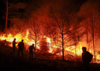 El Ejército argentino se despliega en la provincia Córdoba para asistir en los incendios