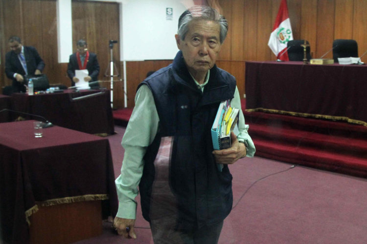 Fotografía de archivo del expresidente de Perú Alberto Fujimori en una audiencia, en Lima (Perú). EFE/Ernesto Arias