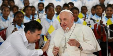 La orquesta de niños de Vánimo con un director venezolano que tocó ante el papa