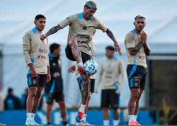 Sin Messi ni Di María, Argentina estrena el bicampeonato de América ante Chile