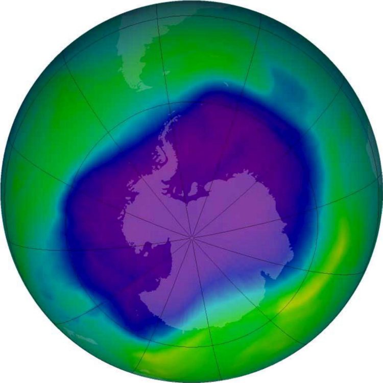 Una imagen de satélite de la capa de ozono de la tierra sobre la Antártica. Archivo EFE/NASA