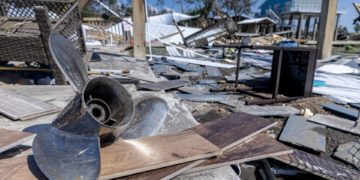 Helene deja al menos 41 muertos y una estela de destrucción por el sureste de EE.UU.