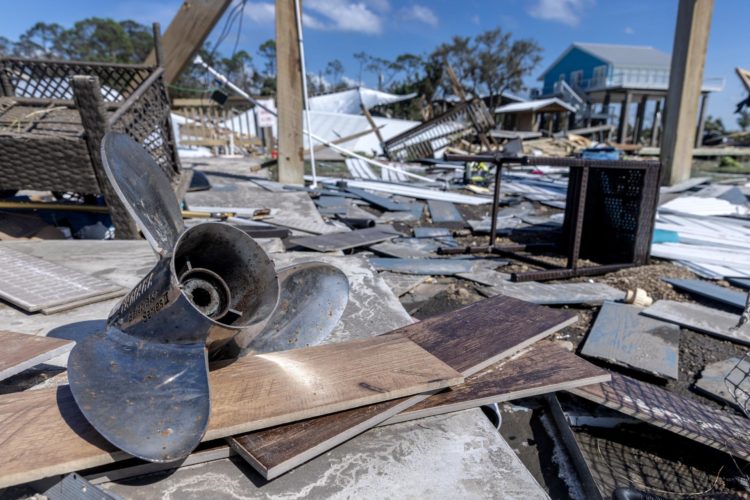 Vista de los daños dejados por el huracán Helene en Keaton Beach, Florida, EE.UU., el 27 de septiembre de 2024. EFE/CRISTÓBAL HERRERA-ULASHKEVICH