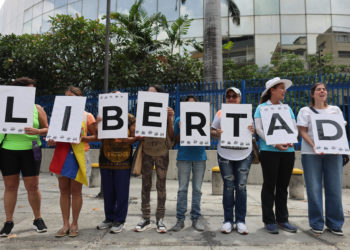 Antichavistas protestan contra el resultado electoral tras dos meses de las presidenciales