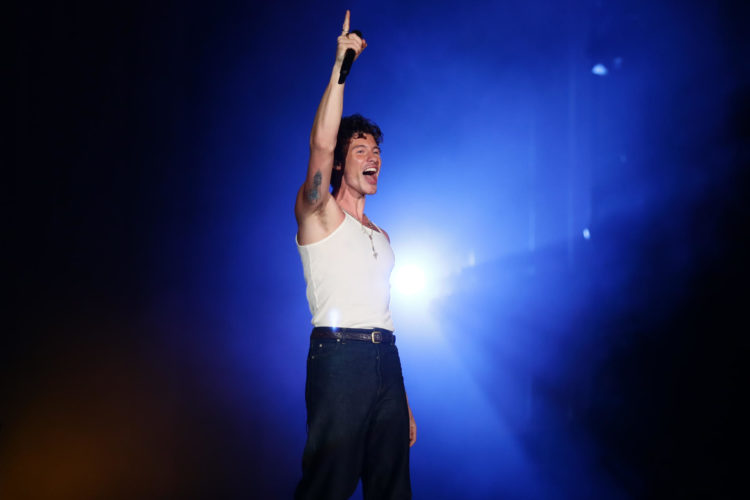 El cantante canadiense Shawn Mendes se presenta este domingo, en el ultimo día del festival Rock in Rio en Río de Janeiro (Brasil). EFE/ André Coelho