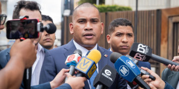 Opositor Leocenis García cumple 15 días preso e incomunicado, denuncia su hija