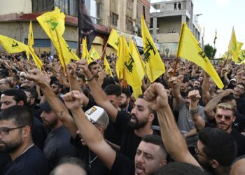 Israel y Hizbulá intensifican sus ataques sin embarcarse aún en una guerra abierta