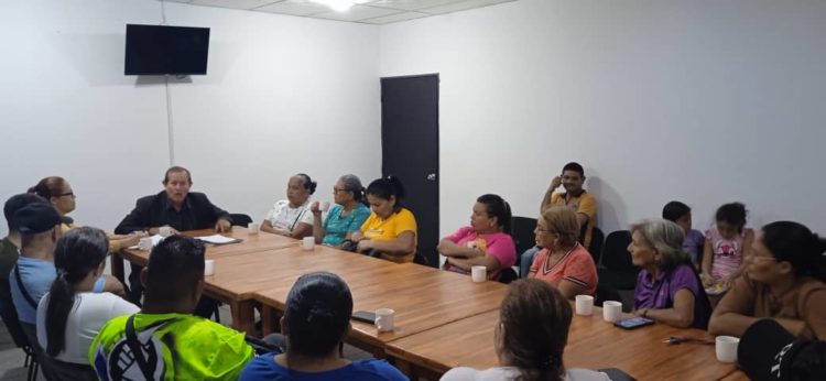 Aspecto de la reunión celebrada en la Alcaldía de Sucre