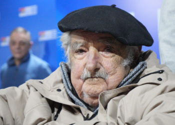 El expresidente uruguayo José Mujica muestra una «leve mejoría» y continúa internado