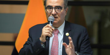 Ecuador seguirá la próxima semana con apagones programados por racionamientos de energía