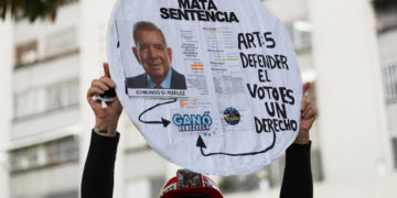 Chavista y opositores se manifiestan en regiones de Venezuela tras dos meses de comicios