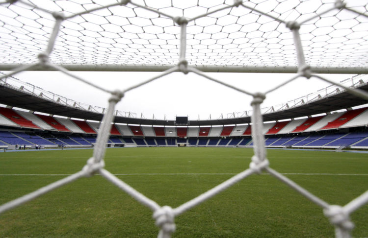 Fotografía de archivo del estadio Metropolitano Roberto Meléndez de Barranquilla, donde la selección de Colombia derrotó este martes por 2-1 a la de Argentina, un resultado que se repite después de 31 años. EFE/RICARDO MALDONADO