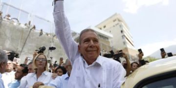 La travesía de Edmundo González para llegar a España