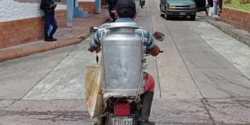 El contrabando de leche desde Colombia afecta la producción en Venezuela