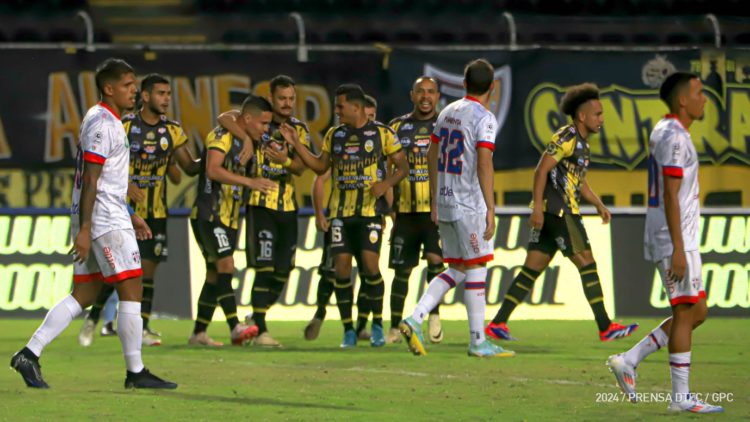 El Aurinegro es líder del Claususra.  PRENSA DVO TACHIRA FC)