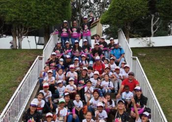 Hijos de trabajadores de la Alcaldía de Boconó visitan el Monumento a la Paz