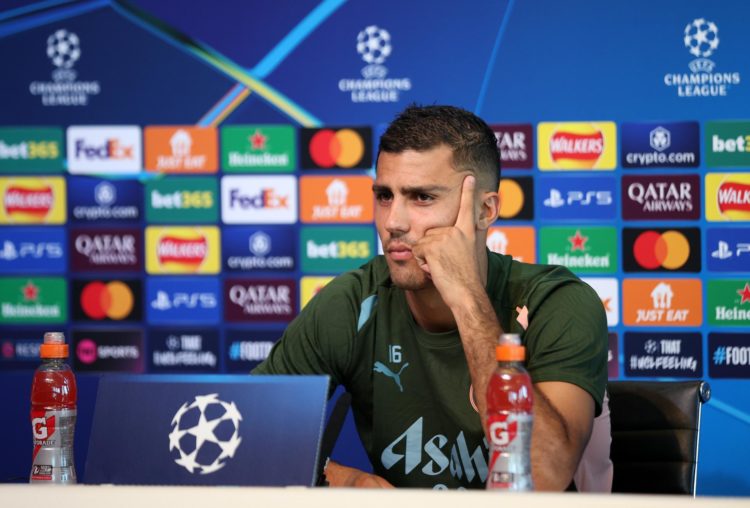 Rodrigo Hernández, centrocampista del Manchester City, durante la rueda de prensa de este martes. EFE/EPA/ADAM VAUGHAN