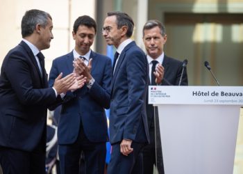 El Gobierno francés toma posesión en medio de una gran incertidumbre sobre su duración