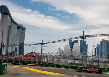 Norris por delante de los dos Ferrari en el segundo libre de Singapur