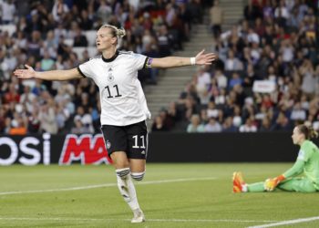Alexandra Popp, capitana de Alemania, anuncia su retirada de la selección