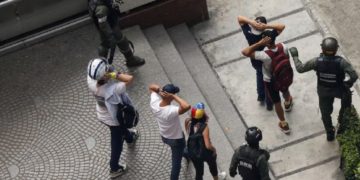 Protestas poselectorales: denuncian que adolescentes detenidos fueron torturados en la sede de la PNB