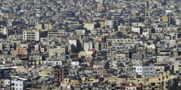 Nueva noche de bombardeos israelíes en Líbano, donde murió una familia de nueve miembros